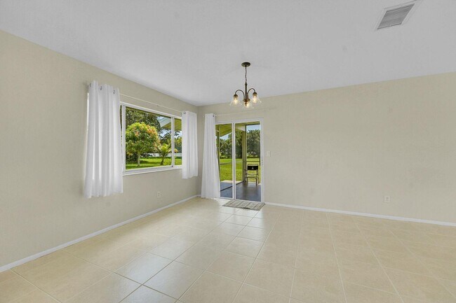 Building Photo - 2073 SE Talwood Ln