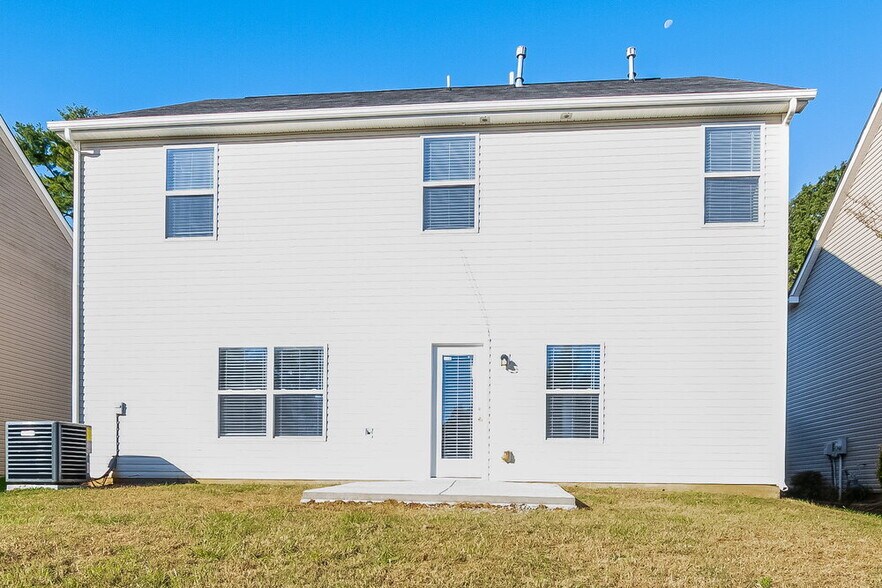 Building Photo - 8504 Old Potters Rd