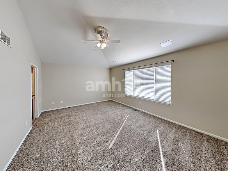 Building Photo - 18942 E Vassar Dr