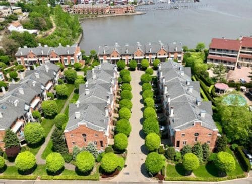 Building Photo - 143 Hudson Cove