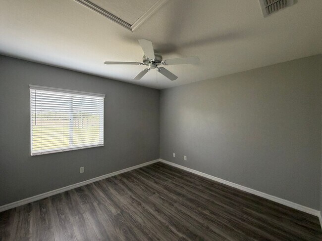 Building Photo - Morriston - 19 ACRE HIDDEN GEM!! **Won't Last**