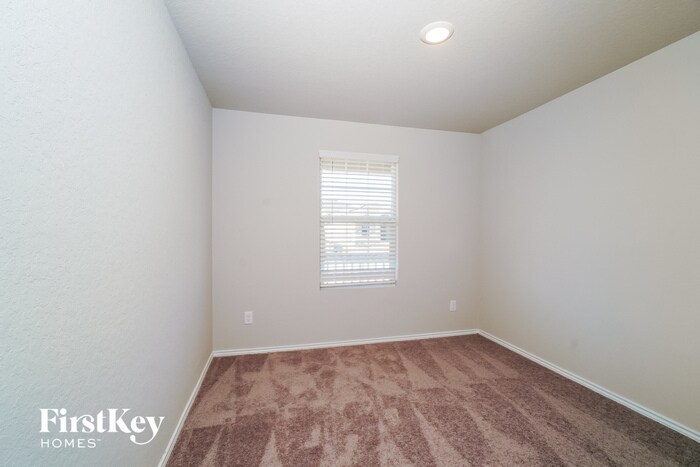 Building Photo - 5330 Trellised Ln