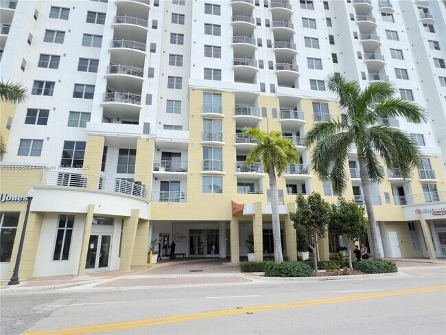 Building Photo - 1830 Radius Dr