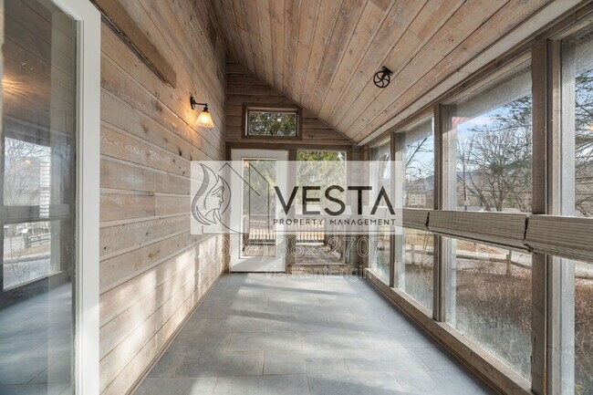 Building Photo - 4 Riddle Rd