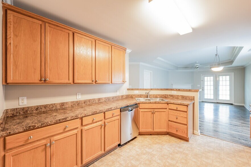 Building Photo - 99 Springdale Dr