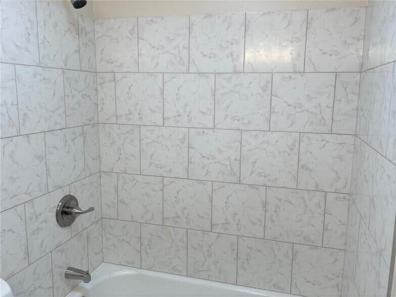 Building Photo - 408 Wynnes Ridge Cir SE