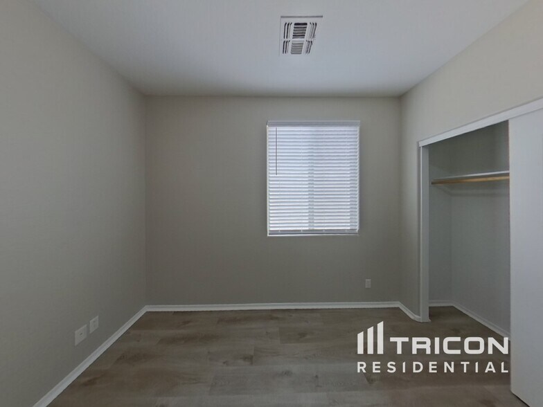 Building Photo - 42437 W Corvalis Ln