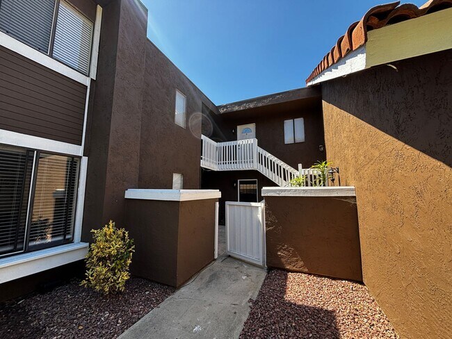 Building Photo - 101 Avenida Las Brisas