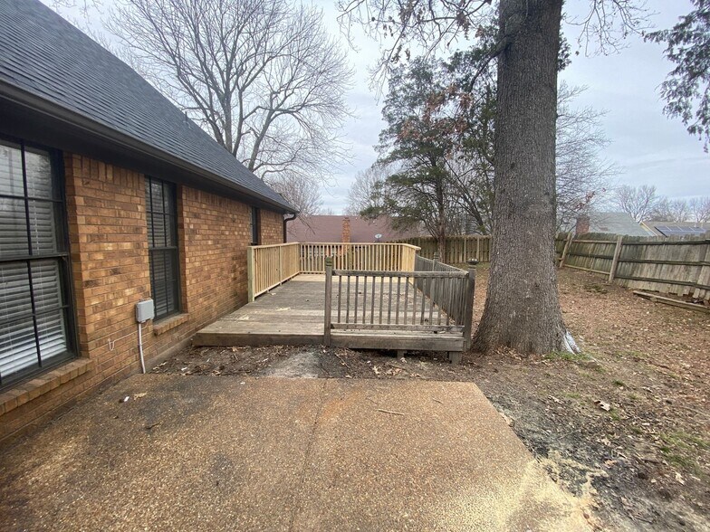 Building Photo - 4244 Chesapeake Way