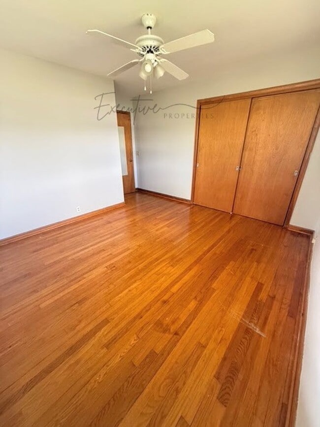 Building Photo - 4-Bedroom Family Home in a Quiet Sulphur N...