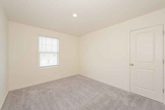 Building Photo - 114 Bentwater Wy