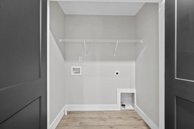 Building Photo - 8302 Lobelia Ln