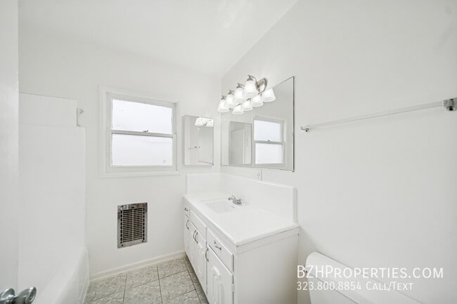 Building Photo - 5307 Vantage Ave