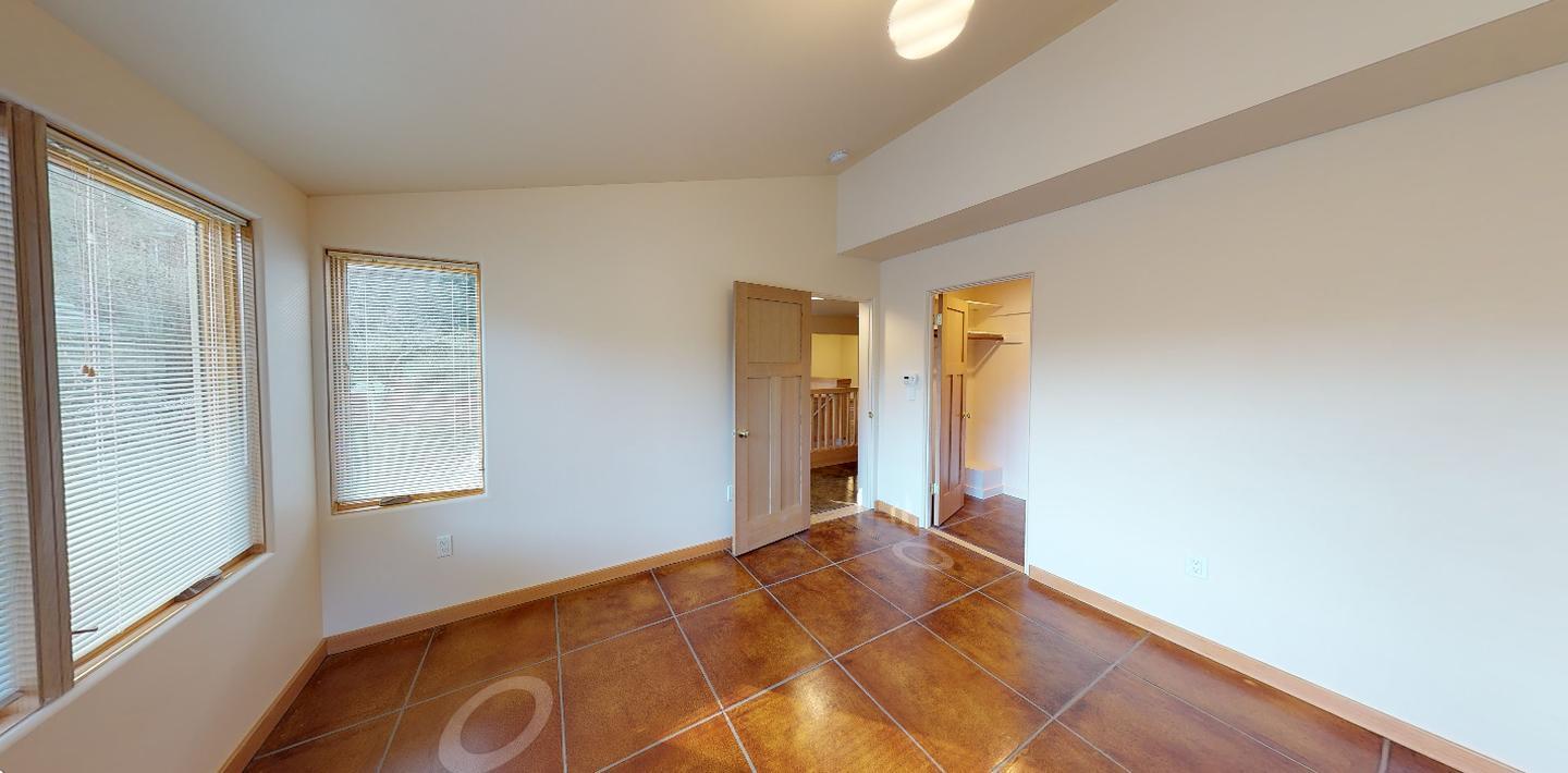 Building Photo - 6540 Valley View Rd