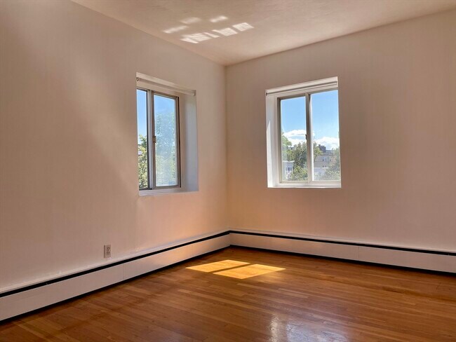 Building Photo - 76 Euston Rd