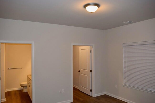 Building Photo - 29330 Towne Center Cir