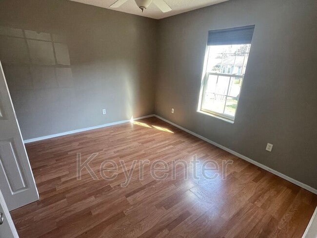 Building Photo - 2049 Countryhill Ln