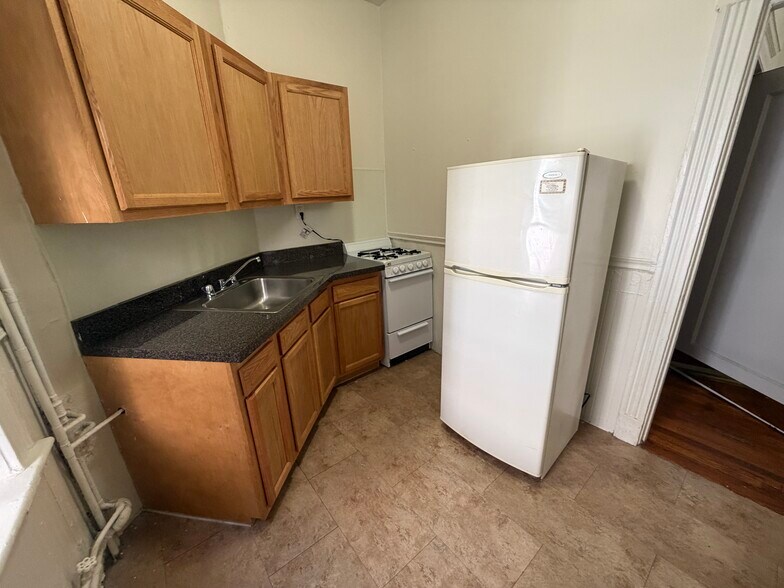 Primary Photo - 25 Walbridge St