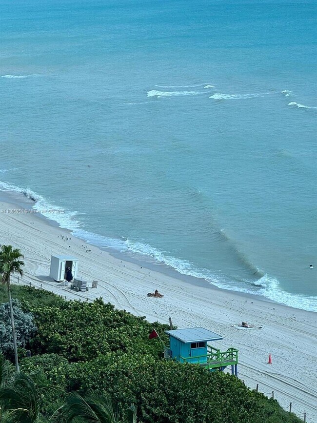 Building Photo - 6801 Collins Ave