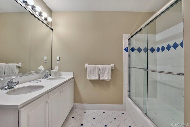 Building Photo - 8 Caruso Pl