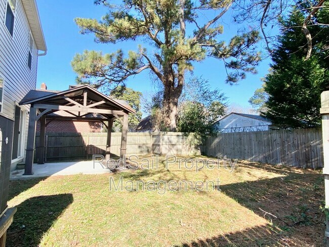 Building Photo - 2758 McKann Ave