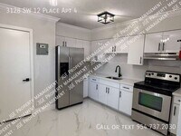 Building Photo - 3128 SW 12th Pl