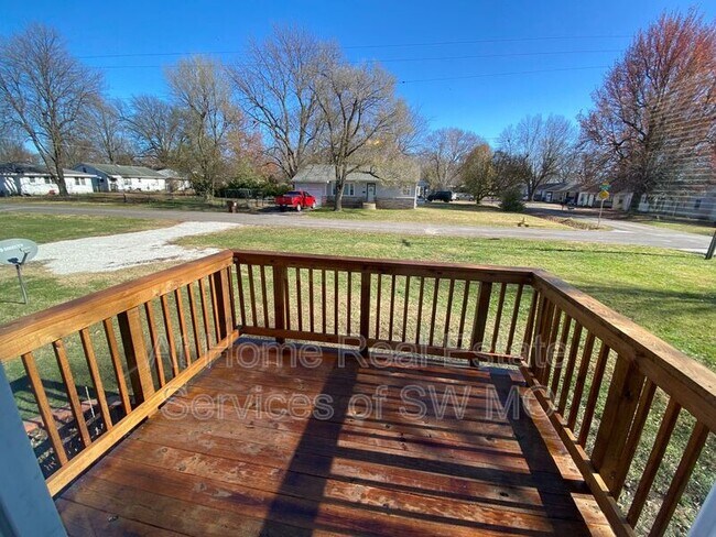 Building Photo - 1471 E Mcgee St