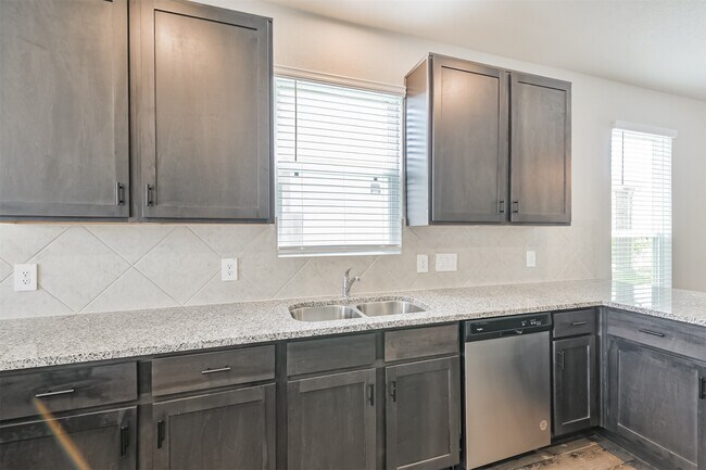 Building Photo - 2934 Lawrence Pk Ct
