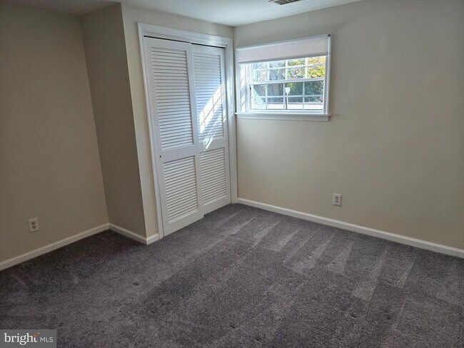 Building Photo - 341 S 26th St