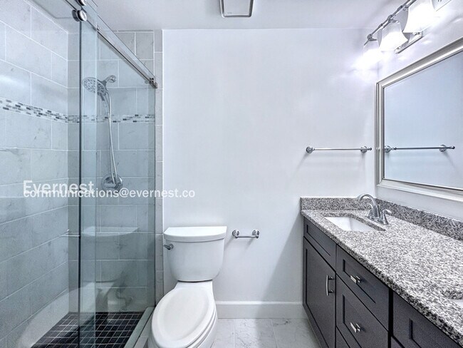 Building Photo - 1105 Lenox Way NE