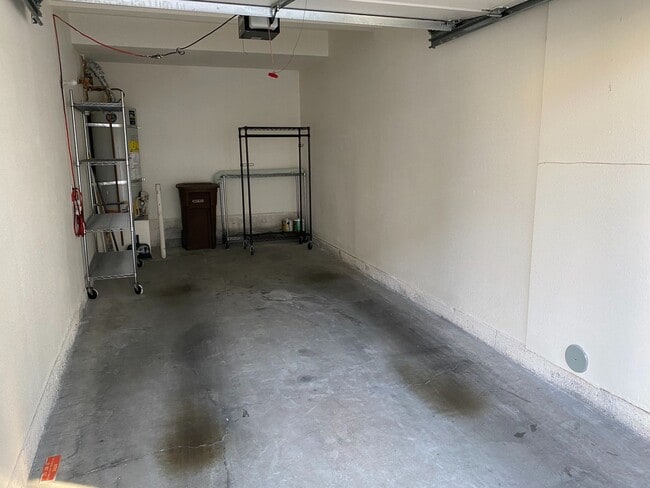 Building Photo - Amazing condo located in desirable Aliso Viejo!