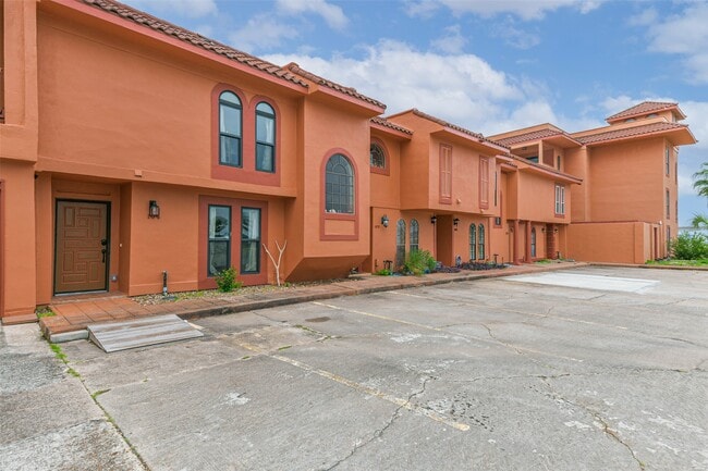 Building Photo - 411 Sailfish