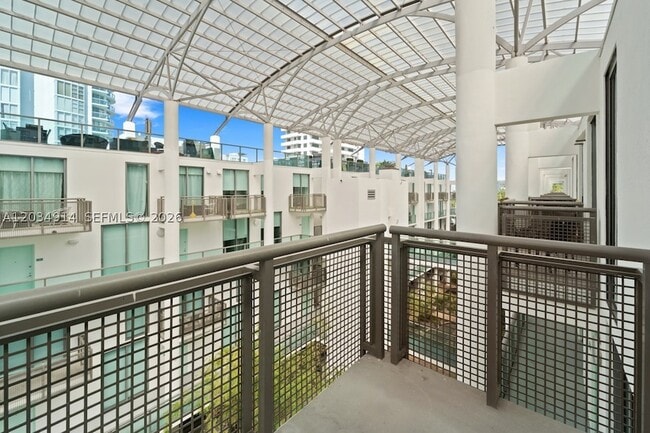 Building Photo - 6000 Collins Ave