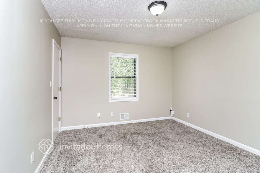 Building Photo - 813 Emerald Falls