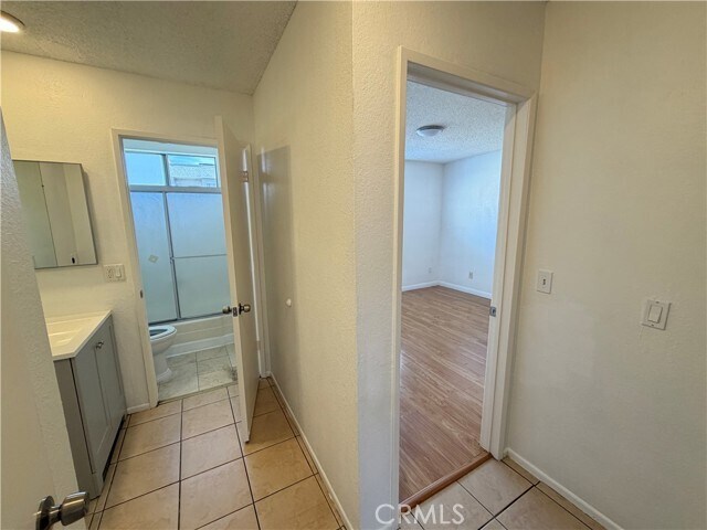 Building Photo - 240 W Verdugo Ave