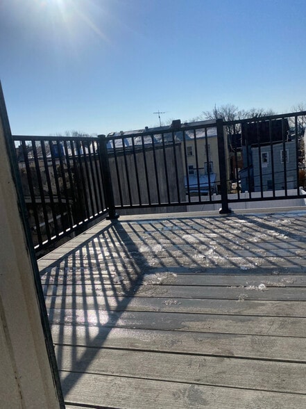 Building Photo - 1370 Gillingham St