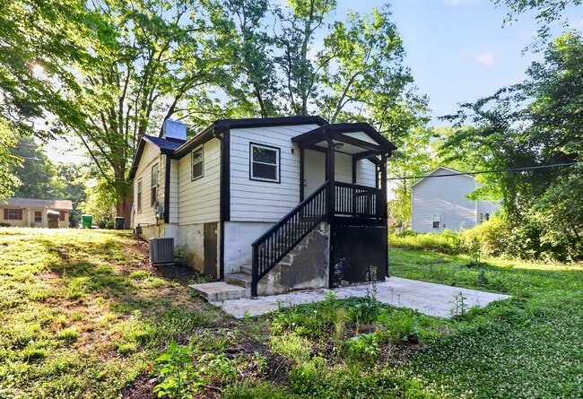 Building Photo - Cozy Two Bedroom Home!