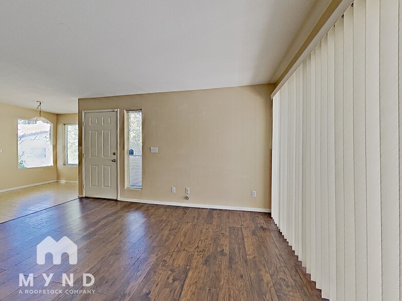 Building Photo - 3105 Casey Dr