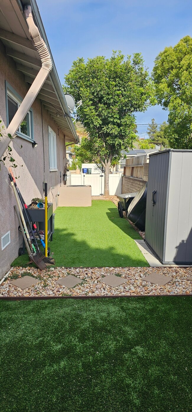Building Photo - 6040 Kelton Ave
