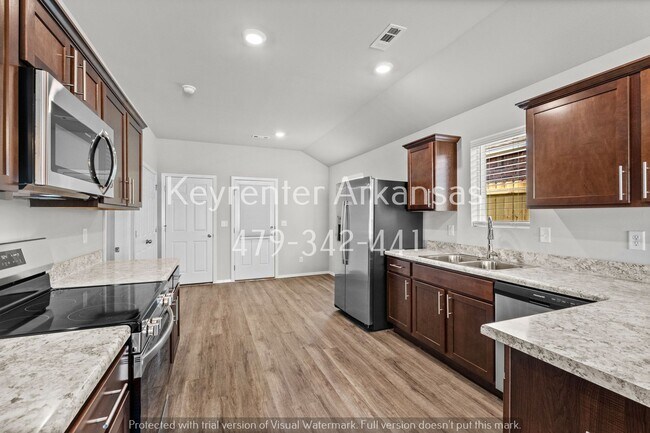 Building Photo - 2476 N Raven Ln