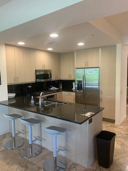 Building Photo - 7117 E Rancho Vista Dr