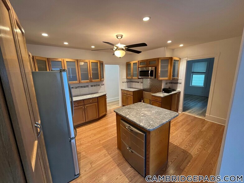 Building Photo - 94 Berkshire St