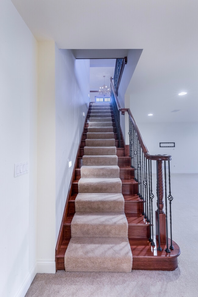 Building Photo - 1991 Chesterfield Ridge Cir