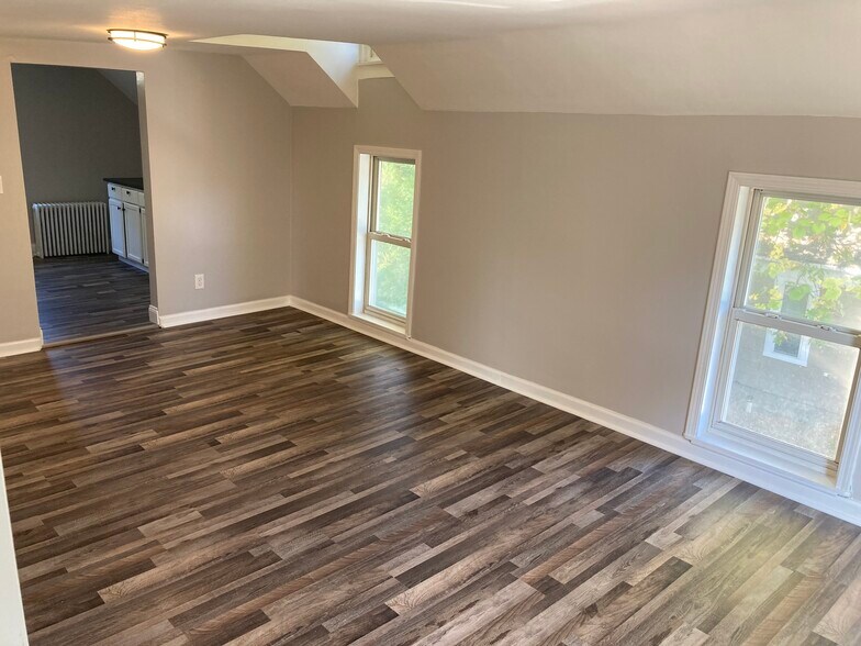 Building Photo - 116 Chestnut St