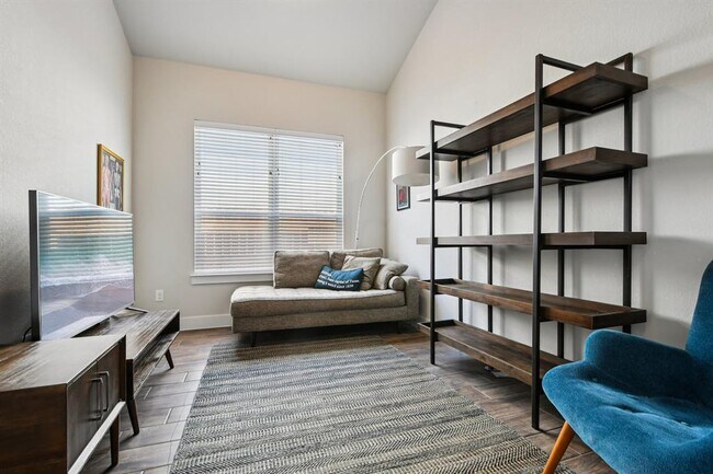 Building Photo - 11212 Charger Wy