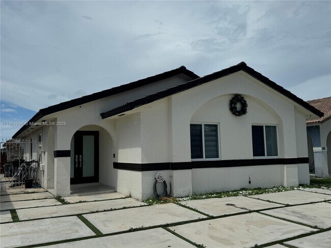 Building Photo - 2875 W 72nd Terrace