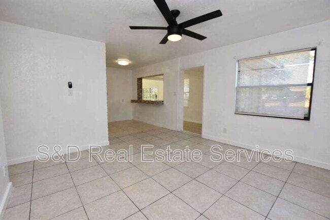 Building Photo - 105 Flamingo Dr