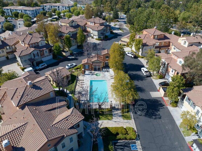 Building Photo - 28254 Canterbury Ct