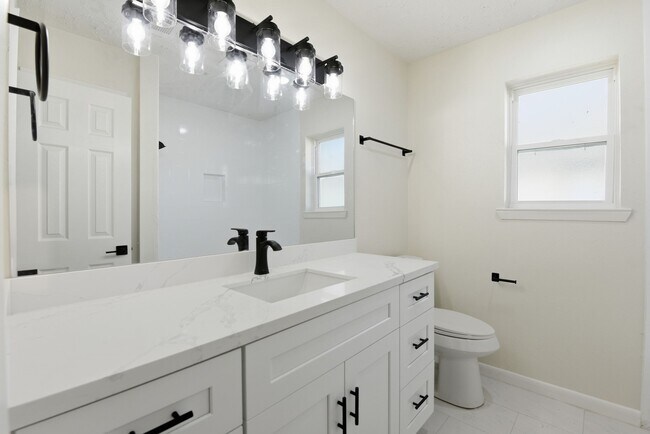 Building Photo - 7310 Sonnet Glen Ln