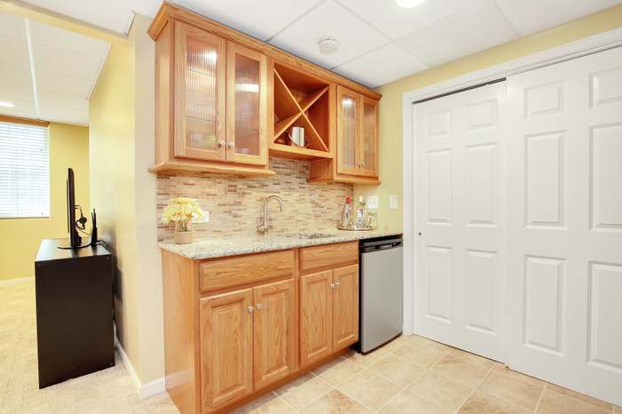 Building Photo - 10S458 Carrington Cir